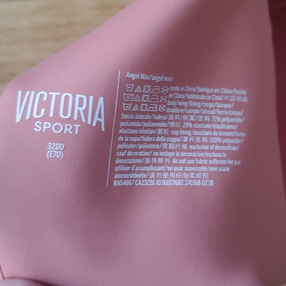 Victoria Secret Sports Bra - 32DD - Picture 3 of 3
